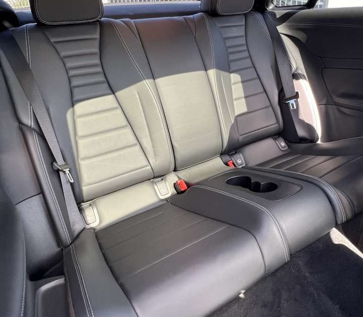 Mercedes-Benz E 220 - Image 13