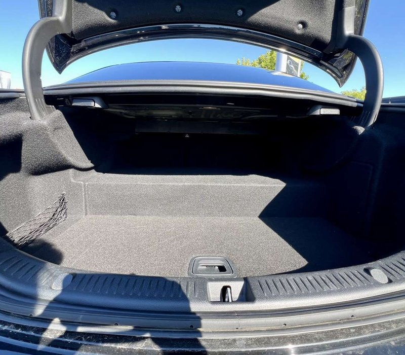 Mercedes-Benz E 300 - Image 15