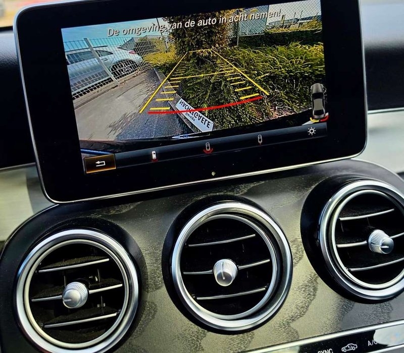 Mercedes-Benz GLC 220 - Image 11