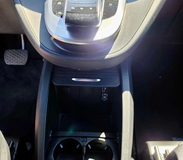 Mercedes-Benz V 300 - Image 15