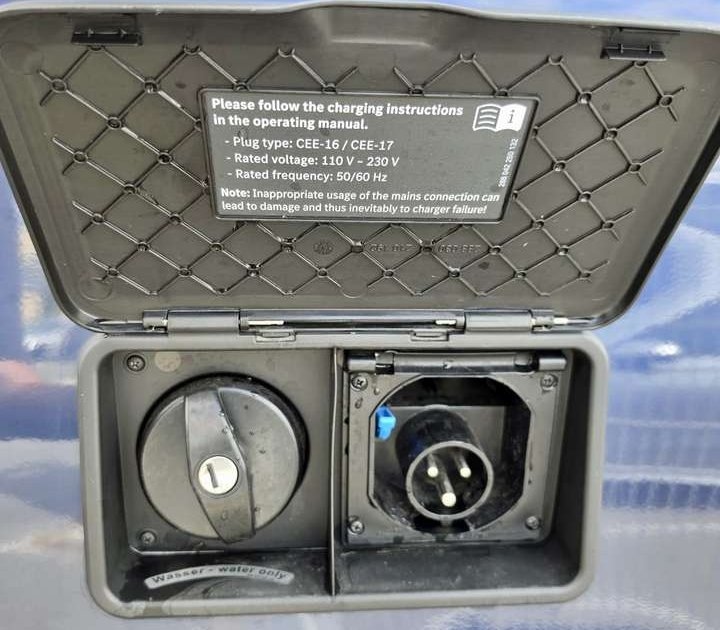 Mercedes-Benz V 300 - Image 15